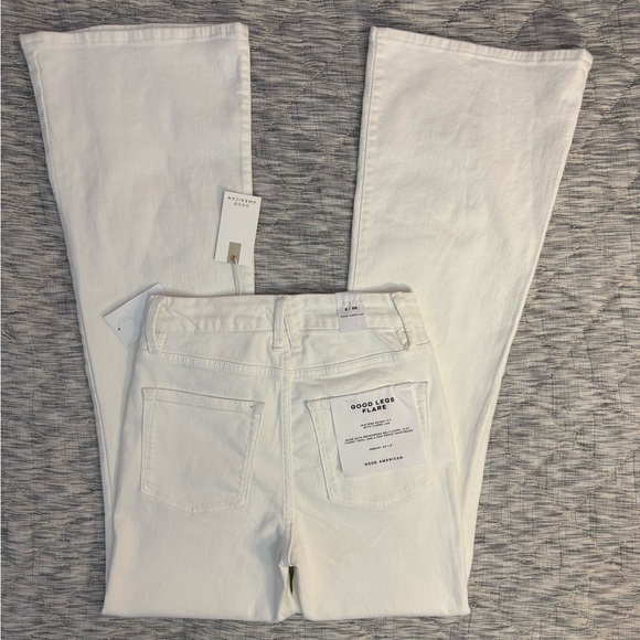 Good American Good Legs Mid-Rise Flare Jeans in White001 Size 2/26 NWT - - Picture 2 of 10